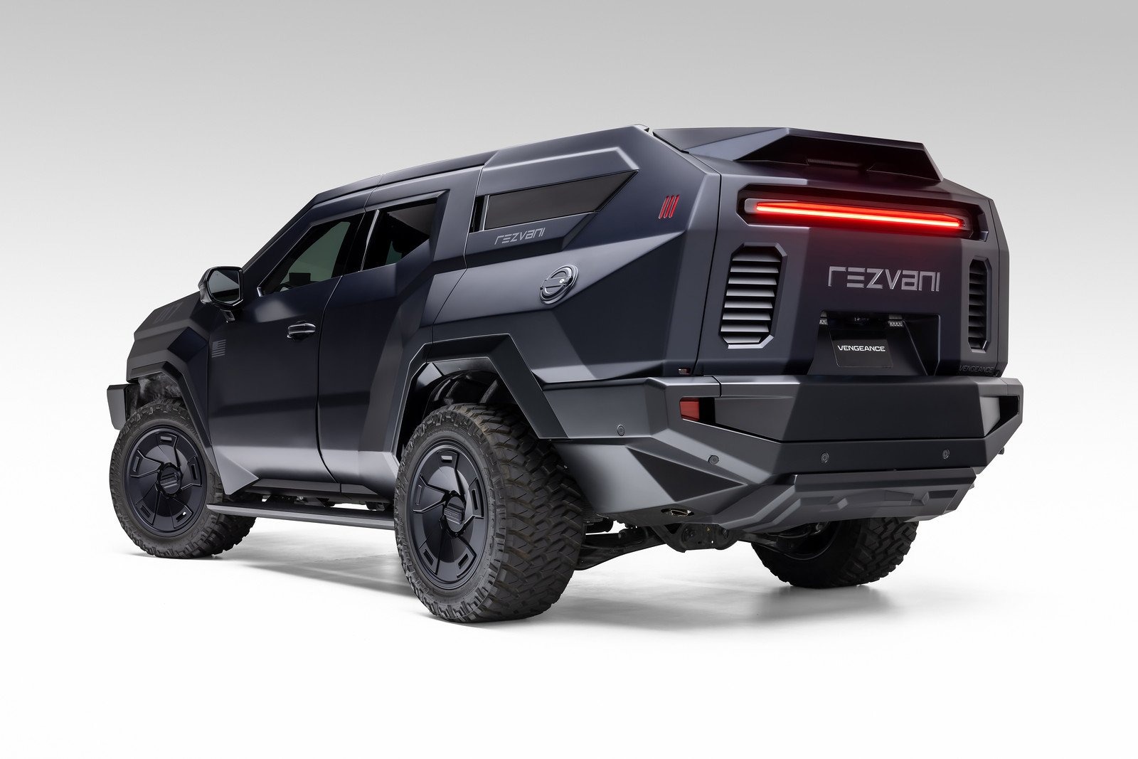 ‘Khủng long’ Rezvani Vengeance xuất hiện tại Hà Nội: Hầm hố như xe quân sự, tùy chọn chống đạn, giá ngang siêu xe- Ảnh 5. ‘Khủng long’ Rezvani Vengeance xuất hiện tại Hà Nội: Hầm hố như xe quân sự, tùy chọn chống đạn, giá ngang siêu xe- Ảnh 5.