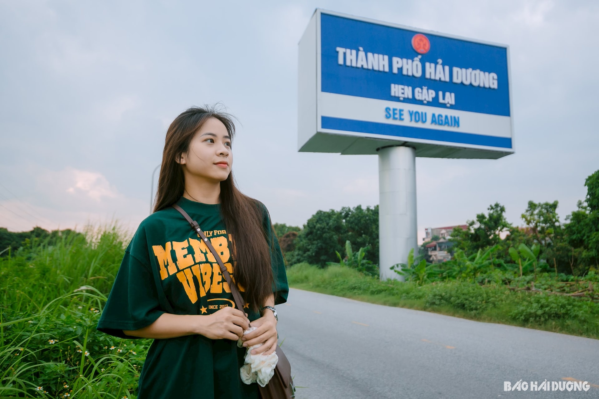 Hội "34 Hải Dương" rần rần check-in dưới tấm bảng sắp biến mất: Trend Tỉnh Xưa Tên Cũ sắp lên ngôi, chụp ngay còn kịp!- Ảnh 3. Hội "34 Hải Dương" rần rần check-in dưới tấm bảng sắp biến mất: Trend Tỉnh Xưa Tên Cũ sắp lên ngôi, chụp ngay còn kịp!- Ảnh 3.