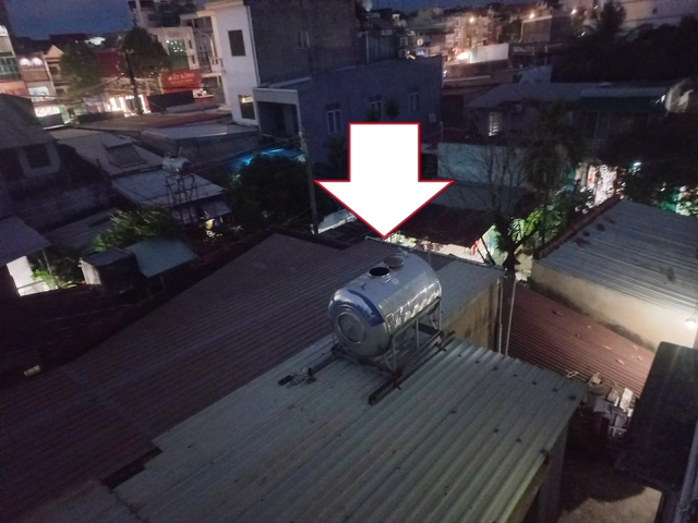 Kinh hãi phát hiện bộ xương người trong bồn nước trên mái nhà ở Biên Hòa: Manh mối từ chiếc ví bí ẩn- Ảnh 1. Kinh hãi phát hiện bộ xương người trong bồn nước trên mái nhà ở Biên Hòa: Manh mối từ chiếc ví bí ẩn- Ảnh 1.