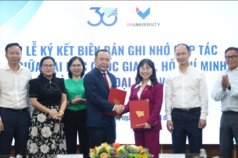 Tập đoàn của ông Phạm Nhật Vượng rót thêm hơn 9.000 tỷ đồng cho ĐH 5 năm tuổi, kỳ vọng “lợi tức” là gì?- Ảnh 6. Tập đoàn của ông Phạm Nhật Vượng rót thêm hơn 9.000 tỷ đồng cho ĐH 5 năm tuổi, kỳ vọng “lợi tức” là gì?- Ảnh 6.