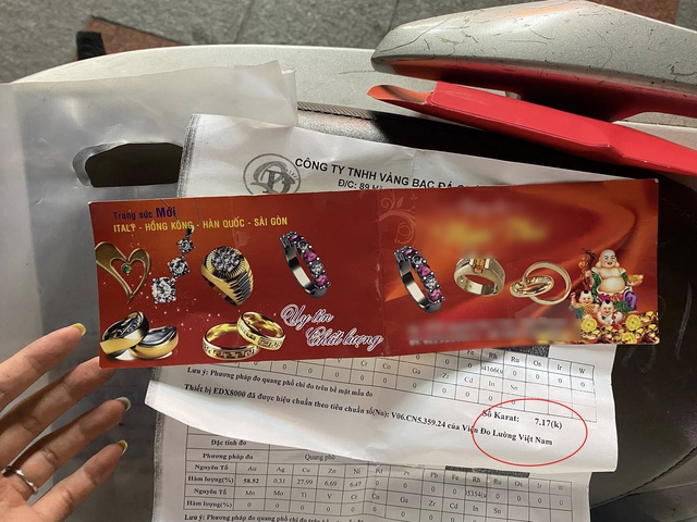 Cô gái mua nhẫn vàng 18K, đem đi kiểm định chưa đạt 10K: Chủ tiệm vàng ở Hải Phòng nói gì?- Ảnh 2.
