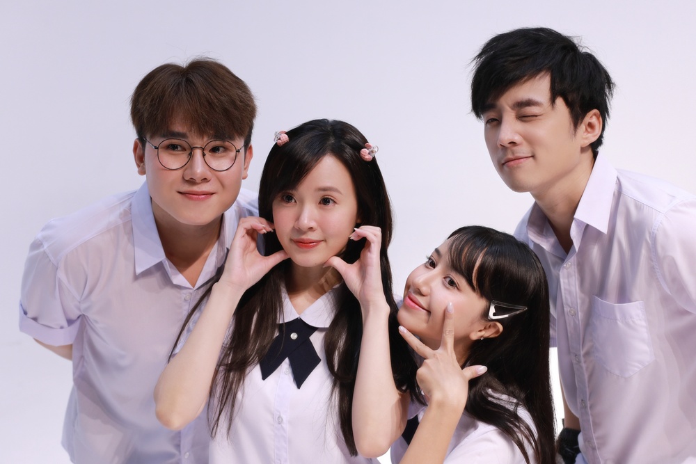 Phú bà Midu chơi lớn làm phim về chồng thiếu gia, ngay từ tiêu đề đã là một "bầu trời cuồng chồng"- Ảnh 3. Phú bà Midu chơi lớn làm phim về chồng thiếu gia, ngay từ tiêu đề đã là một "bầu trời cuồng chồng"- Ảnh 3.