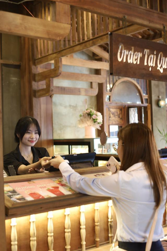 Chi nửa tỉ lắp 700 con gấu bông khắp mặt tiền, quán cà phê ở TP.HCM vẫn gây tranh cãi vì lý do này!- Ảnh 7. Chi nửa tỉ lắp 700 con gấu bông khắp mặt tiền, quán cà phê ở TP.HCM vẫn gây tranh cãi vì lý do này!- Ảnh 7.