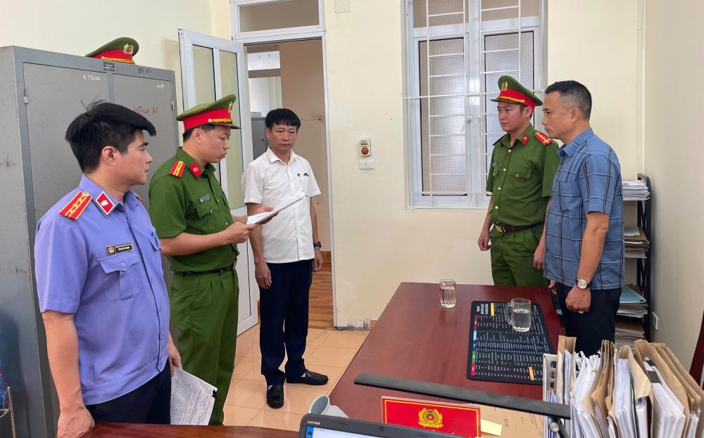 Khởi tố, bắt tạm giam 3 đối tượng mua bán hóa đơn, thu lợi bất chính hàng tỉ đồng- Ảnh 1. Khởi tố, bắt tạm giam 3 đối tượng mua bán hóa đơn, thu lợi bất chính hàng tỉ đồng- Ảnh 1.