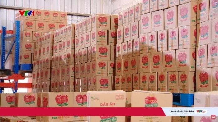 Triệt phá đường dây sản xuất dầu ăn giả cho người từ thức ăn chăn nuôi: 3 năm thu về 8.200 tỷ đồng- Ảnh 4. Triệt phá đường dây sản xuất dầu ăn giả cho người từ thức ăn chăn nuôi: 3 năm thu về 8.200 tỷ đồng- Ảnh 4.