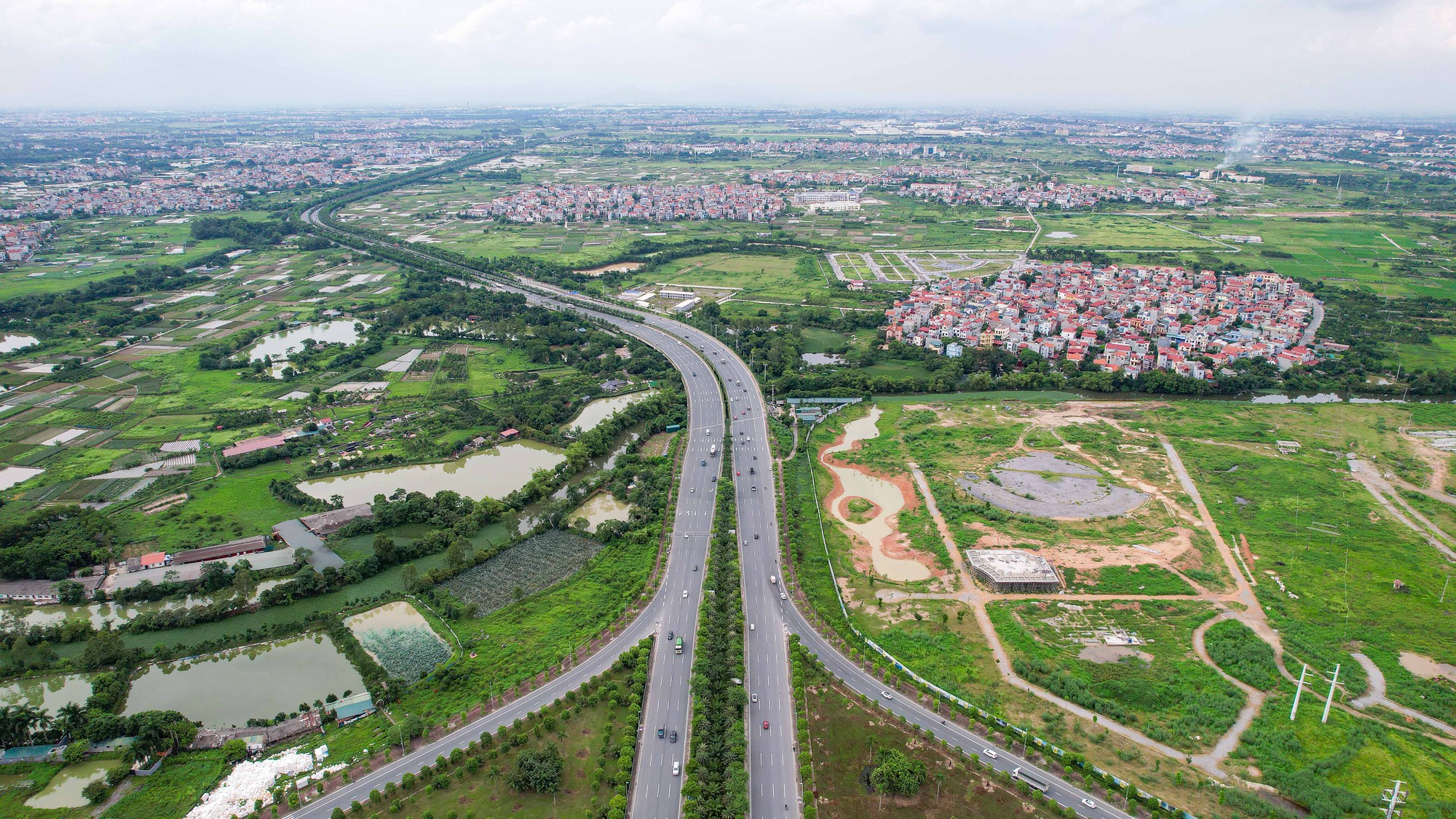Đông Anh: Đất nền sát siêu dự án Vinhomes Cổ Loa đạt mức 250-260 triệu đồng/m2, nhiều chủ đất 
