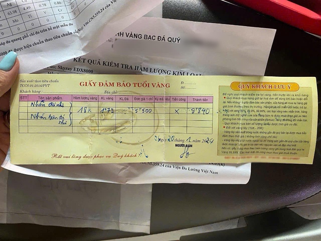 Cô gái mua nhẫn vàng 18K, đem đi kiểm định chưa đạt 10K: Chủ tiệm vàng ở Hải Phòng nói gì?- Ảnh 1.