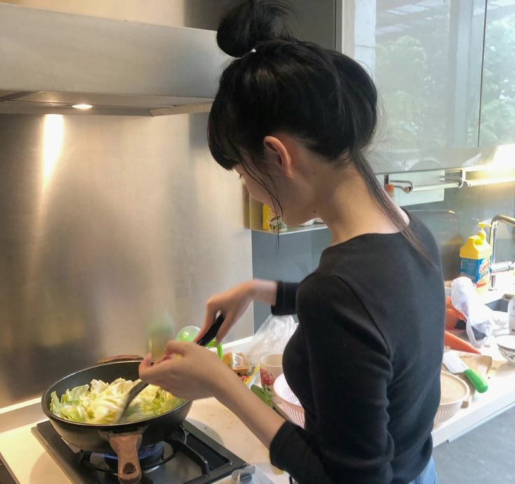 "Phú bà" 9X làm ngành sáng tạo đi ngủ lúc 9h30 tối: Bình thường hay phi thường?- Ảnh 5. "Phú bà" 9X làm ngành sáng tạo đi ngủ lúc 9h30 tối: Bình thường hay phi thường?- Ảnh 5.