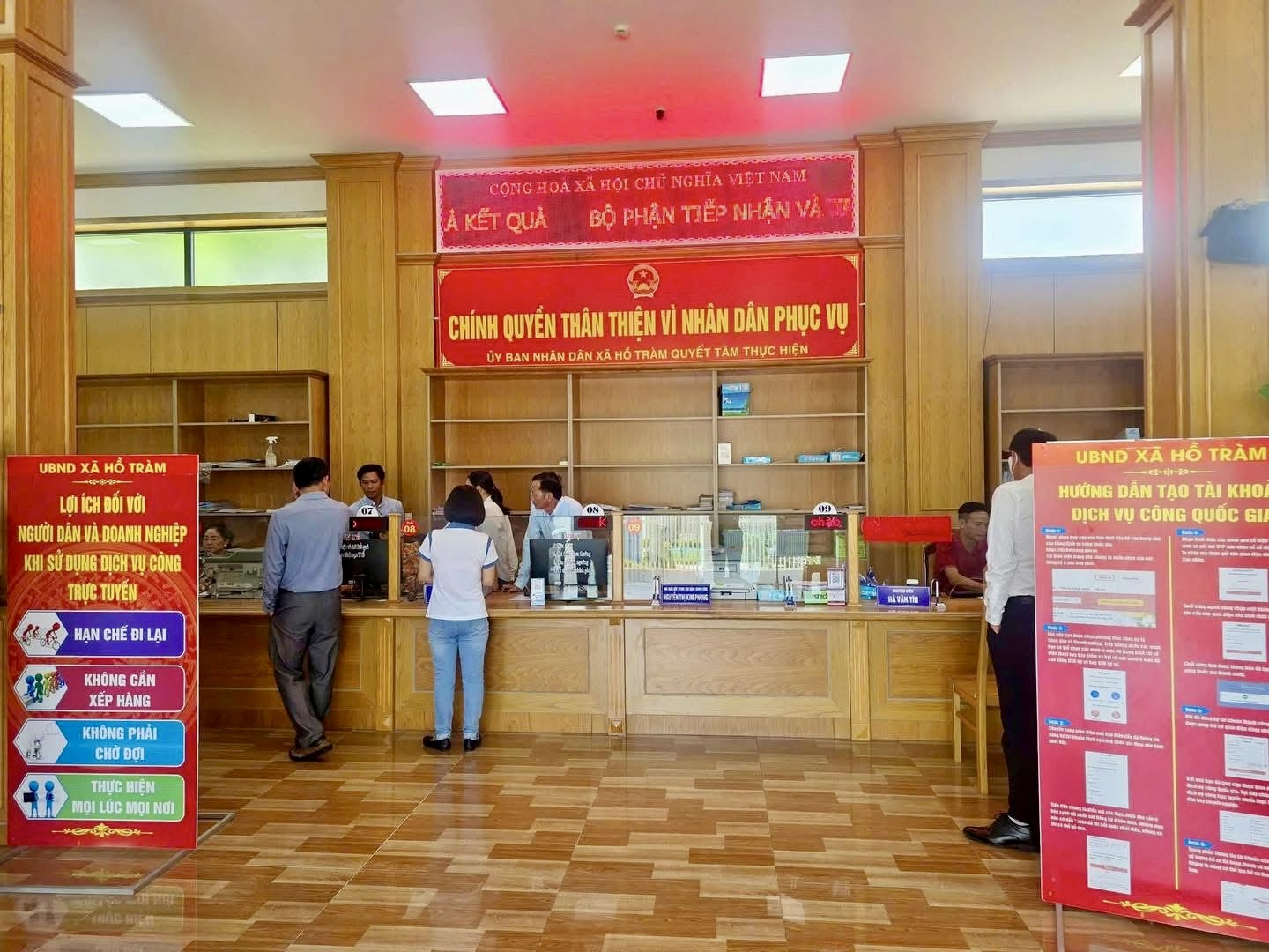 Nhiều trụ sở xã, phường ở Bà Rịa - Vũng Tàu thay bảng hiệu mang tên gọi mới- Ảnh 5. Nhiều trụ sở xã, phường ở Bà Rịa - Vũng Tàu thay bảng hiệu mang tên gọi mới- Ảnh 5.