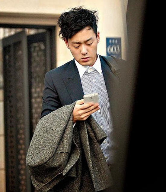 "Mợ chảnh" Jeon Ji Hyun "ra đường", nai lưng gánh nợ 287 tỷ cho chồng đại gia rởm- Ảnh 5. "Mợ chảnh" Jeon Ji Hyun "ra đường", nai lưng gánh nợ 287 tỷ cho chồng đại gia rởm- Ảnh 5.
