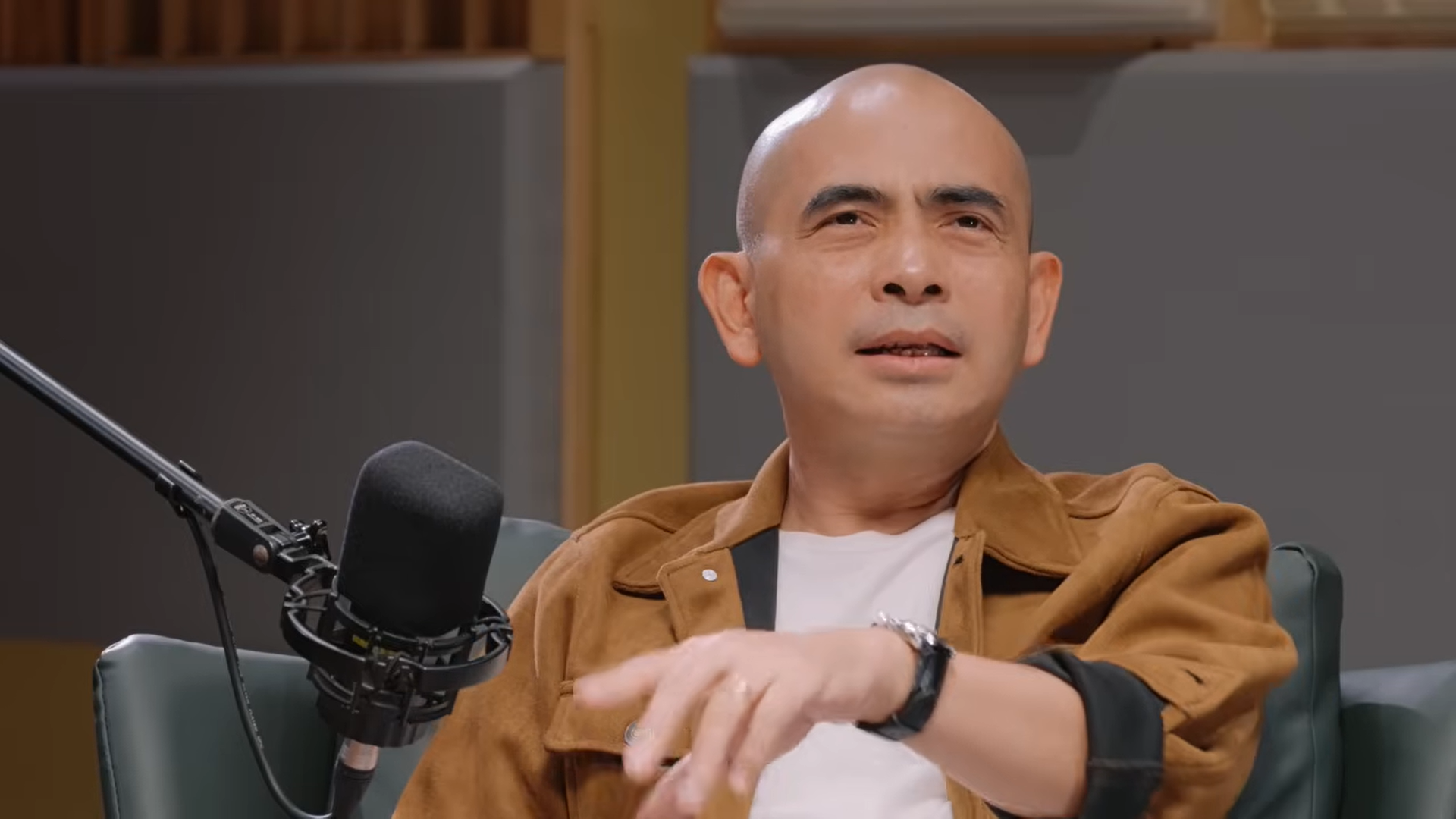 Đức Trí lần đầu kể về "khiếm khuyết" của mình: “Tôi nằm 3 tháng trong bệnh viện”- Ảnh 2. Đức Trí lần đầu kể về "khiếm khuyết" của mình: “Tôi nằm 3 tháng trong bệnh viện”- Ảnh 2.