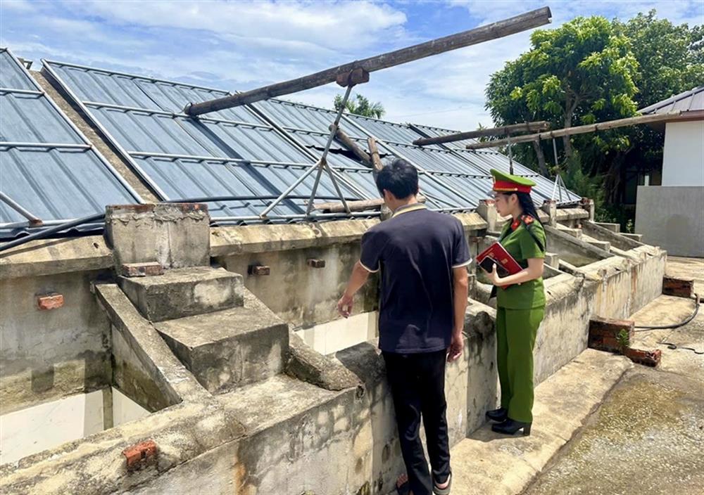 Lộ diện công ty sản xuất hàng nghìn chai nước mắm bị vứt bỏ bên đường: Đã dừng hoạt động hơn 2 tháng- Ảnh 2. Lộ diện công ty sản xuất hàng nghìn chai nước mắm bị vứt bỏ bên đường: Đã dừng hoạt động hơn 2 tháng- Ảnh 2.