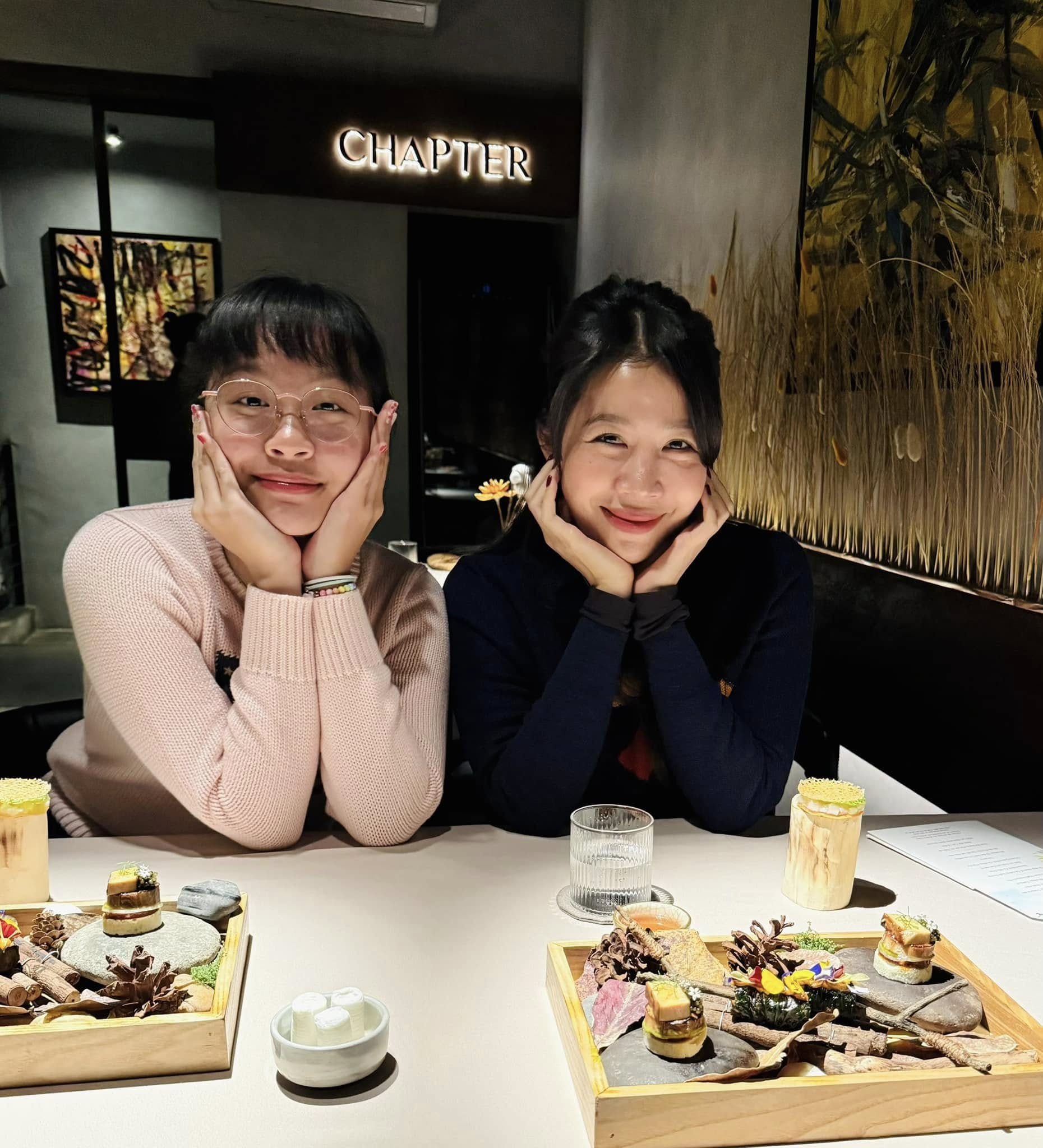 Từng là cô bé "sumo" thừa cân, con gái MC Diệp Chi "lột xác" ngỡ ngàng khi bước sang tuổi thiếu nữ, càng lớn càng giống mẹ- Ảnh 1. Từng là cô bé "sumo" thừa cân, con gái MC Diệp Chi "lột xác" ngỡ ngàng khi bước sang tuổi thiếu nữ, càng lớn càng giống mẹ- Ảnh 1.