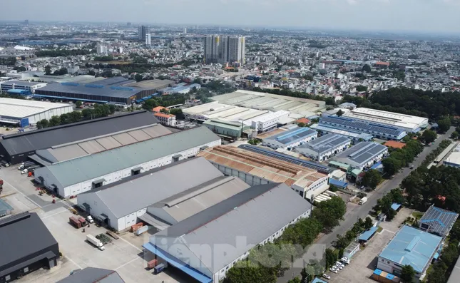 Bình Dương tạm ngưng di dời doanh nghiệp để chờ sáp nhập với TPHCM- Ảnh 2.