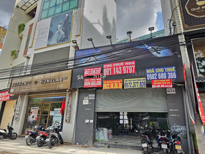 Hàng loạt mặt bằng ở TP HCM vẫn bỏ trống thời gian dài, điều gì đang xảy ra?- Ảnh 13. Hàng loạt mặt bằng ở TP HCM vẫn bỏ trống thời gian dài, điều gì đang xảy ra?- Ảnh 13.