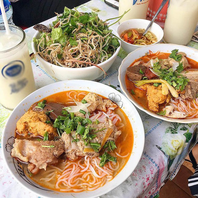 Khách Tây xếp hạng loạt món ăn Việt, số 1 không phải phở, nhận xét: "Với tôi đây mới là món ngon nhất!"- Ảnh 6. Khách Tây xếp hạng loạt món ăn Việt, số 1 không phải phở, nhận xét: "Với tôi đây mới là món ngon nhất!"- Ảnh 6.
