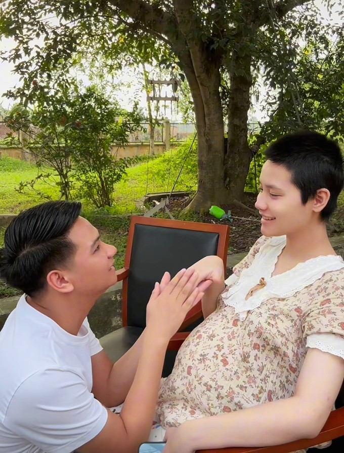 Ngôn tình của đôi vợ chồng Hà Nội dìu nhau qua cửa tử trước khi ly thân gây tranh cãi- Ảnh 1. Ngôn tình của đôi vợ chồng Hà Nội dìu nhau qua cửa tử trước khi ly thân gây tranh cãi- Ảnh 1.