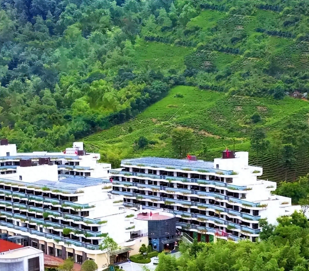 Tập đoàn không trả lãi cho 30.000 nhà đầu tư, chủ tịch tuyên bố sẽ “vượt lên khủng hoảng” nhưng sau đó mất tích cùng 9.000 tỷ đồng- Ảnh 1. Tập đoàn không trả lãi cho 30.000 nhà đầu tư, chủ tịch tuyên bố sẽ “vượt lên khủng hoảng” nhưng sau đó mất tích cùng 9.000 tỷ đồng- Ảnh 1.