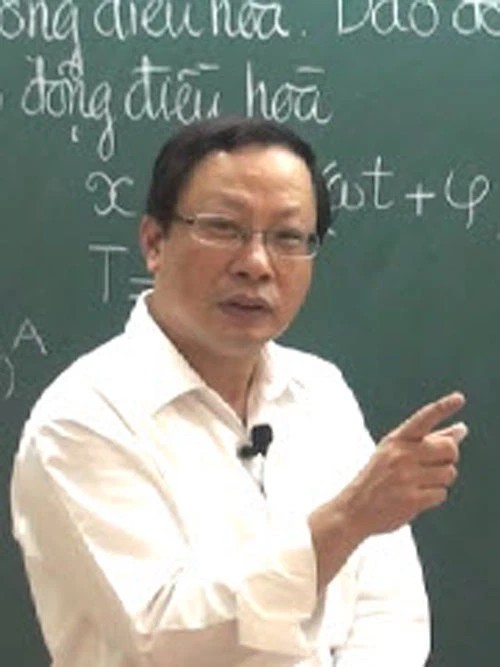 Thế hệ 8X-9X ôn thi đại học chắc nhớ mãi: Lý thầy Cẩn, Văn thầy Hưởng, Anh cô Chi Mai... ai cũng là một tượng đài!- Ảnh 10. Thế hệ 8X-9X ôn thi đại học chắc nhớ mãi: Lý thầy Cẩn, Văn thầy Hưởng, Anh cô Chi Mai... ai cũng là một tượng đài!- Ảnh 10.