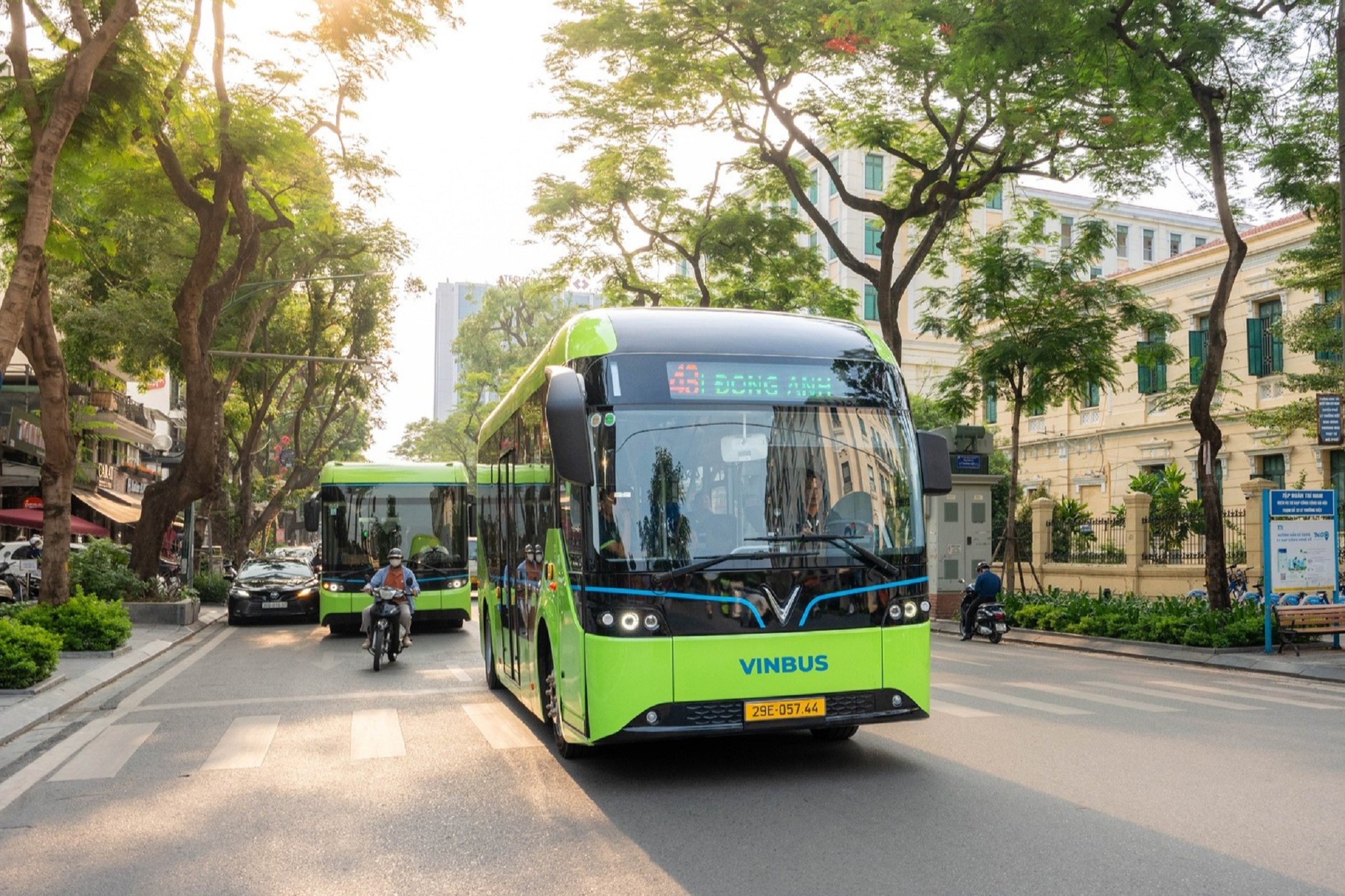 Mỗi giờ có 35 người Hà Nội mua xe máy điện VinFast, đẩy 600 xe xăng ra khỏi Thủ đô chỉ trong 2 ngày- Ảnh 9. Mỗi giờ có 35 người Hà Nội mua xe máy điện VinFast, đẩy 600 xe xăng ra khỏi Thủ đô chỉ trong 2 ngày- Ảnh 9.