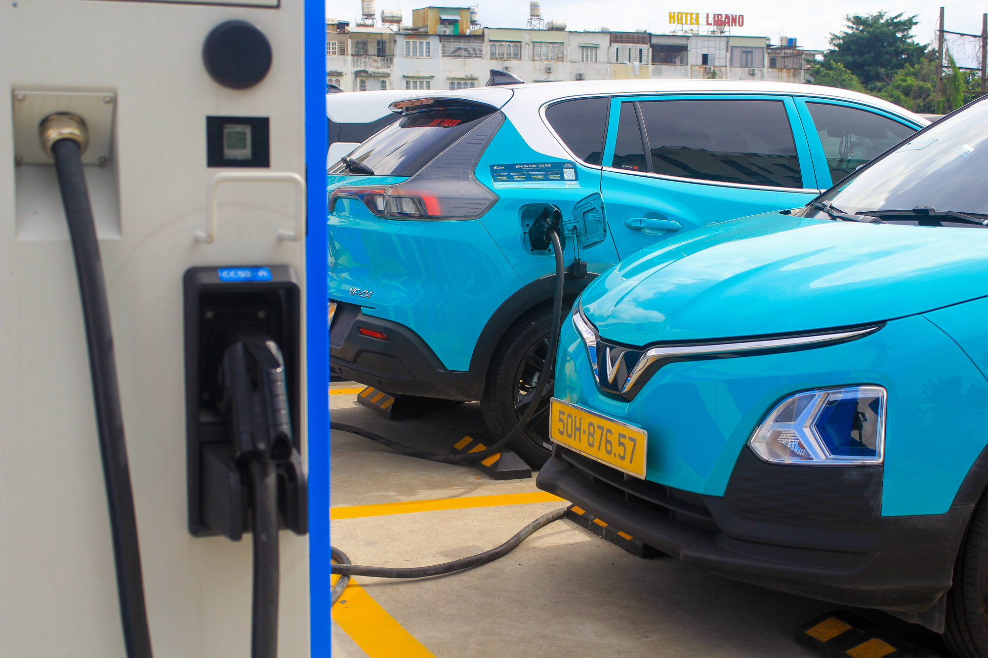 Trạm sạc xe điện phủ khắp nơi, tốc độ triển khai gấp đôi dự kiến, kế hoạch 10.000 tỷ của ông Phạm Nhật Vượng dần thành hiện thực- Ảnh 8. Trạm sạc xe điện phủ khắp nơi, tốc độ triển khai gấp đôi dự kiến, kế hoạch 10.000 tỷ của ông Phạm Nhật Vượng dần thành hiện thực- Ảnh 8.
