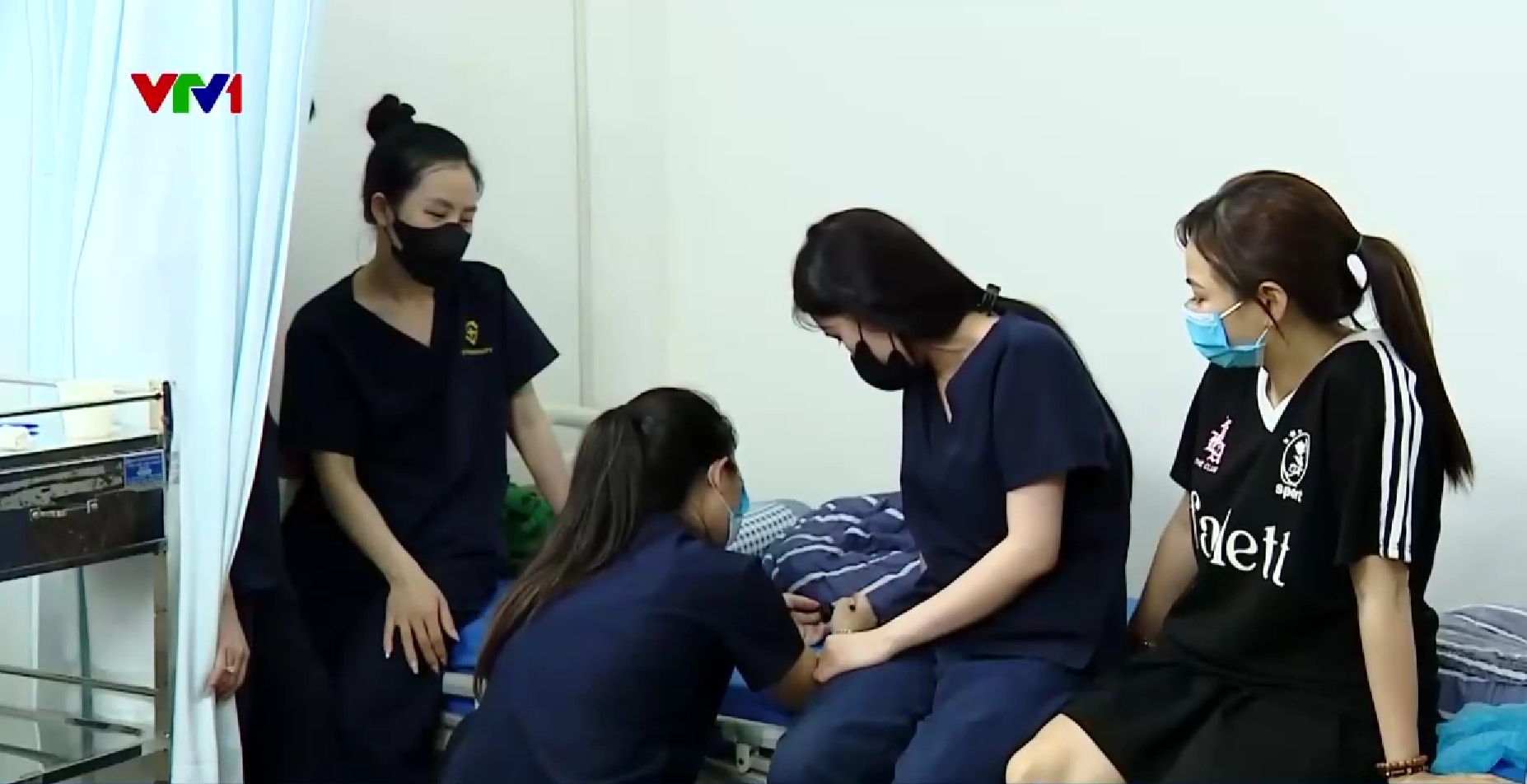 Hà Nội: Phát hiện cơ sở thẩm mỹ trái phép hút mỡ cho hàng trăm người- Ảnh 6. Hà Nội: Phát hiện cơ sở thẩm mỹ trái phép hút mỡ cho hàng trăm người- Ảnh 6.