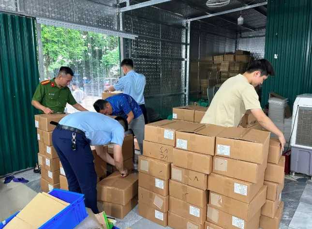 Bát nháo thị trường mỹ phẩm: Người tiêu dùng lãnh đủ- Ảnh 1. Bát nháo thị trường mỹ phẩm: Người tiêu dùng lãnh đủ- Ảnh 1.