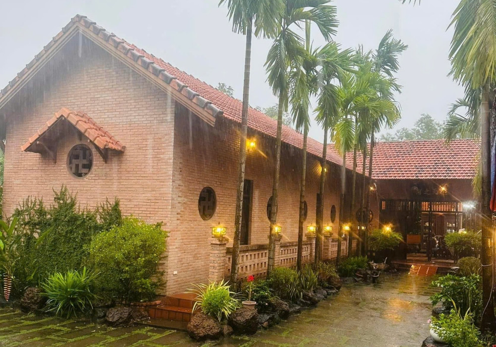 Bên trong biệt phủ 100 tỷ, rộng 16.000 m2 của Hoàng Mập: Giường ngủ 2,3 tỷ, hồ cá 4.000 đô một con- Ảnh 10. Bên trong biệt phủ 100 tỷ, rộng 16.000 m2 của Hoàng Mập: Giường ngủ 2,3 tỷ, hồ cá 4.000 đô một con- Ảnh 10.