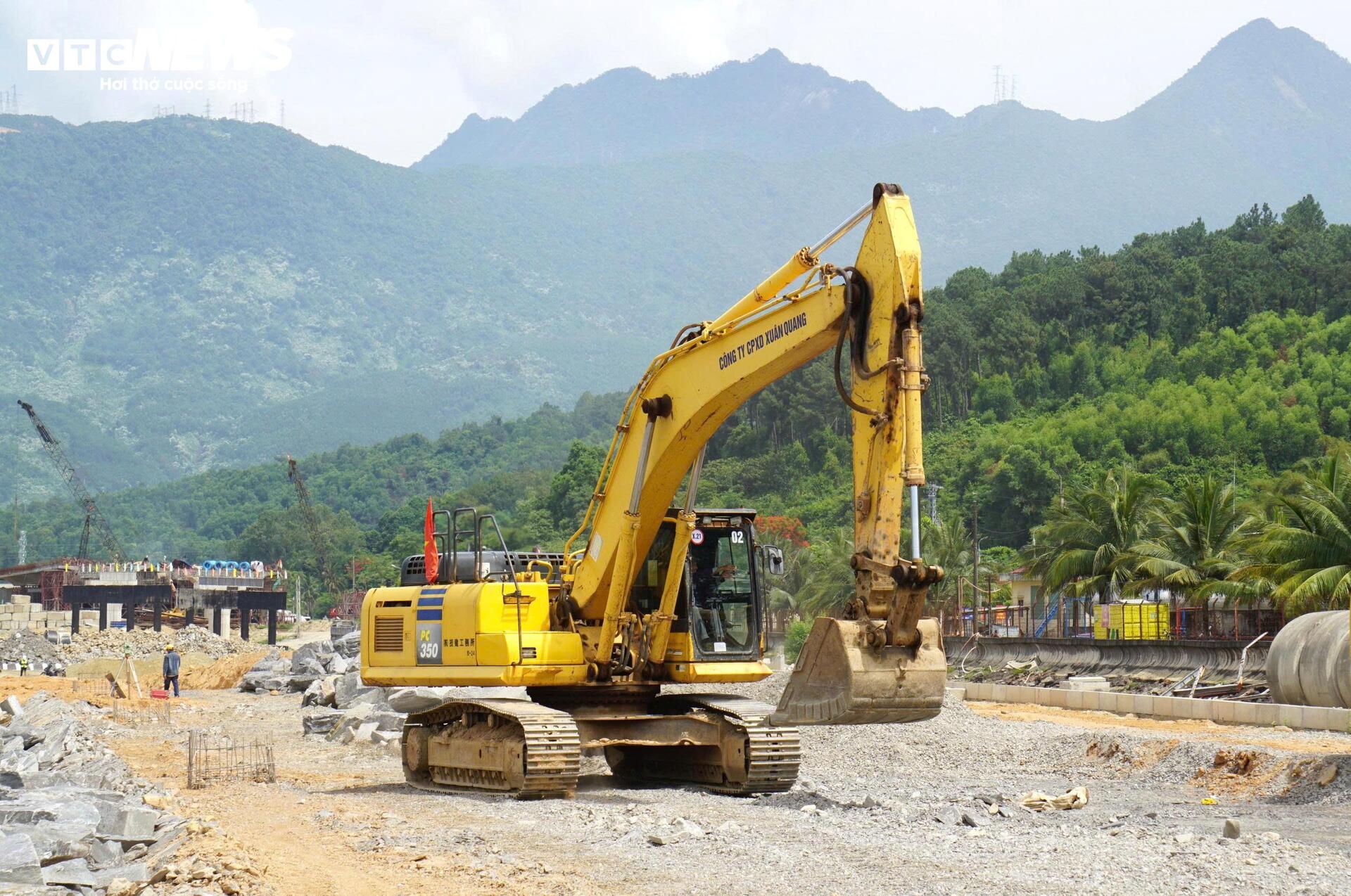 Cận cảnh bến cảng hơn 3.400 tỷ đồng dưới chân đèo Hải Vân ở Đà Nẵng- Ảnh 1. Cận cảnh bến cảng hơn 3.400 tỷ đồng dưới chân đèo Hải Vân ở Đà Nẵng- Ảnh 1.