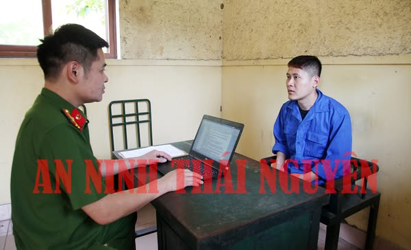 Bắt tạm giam Đinh Văn Vương, phát hiện bí mật 'khủng' trong máy tính- Ảnh 3. Bắt tạm giam Đinh Văn Vương, phát hiện bí mật 'khủng' trong máy tính- Ảnh 3.