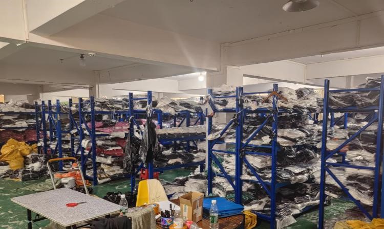 Phân tích 200.000 dữ liệu, cảnh sát triệt phá đường dây hàng giả xuyên biên giới quy mô 1.000 tỷ đồng, tịch thu hơn 95.000 món đồ nhái- Ảnh 2.