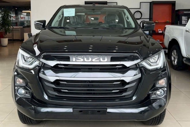 Isuzu D-Max dọn kho giảm 100 triệu đồng tại đại lý: Bản AT còn hơn 580 triệu, giá rẻ cho 'dân cày' không quan trọng mẫu mã- Ảnh 3. Isuzu D-Max dọn kho giảm 100 triệu đồng tại đại lý: Bản AT còn hơn 580 triệu, giá rẻ cho 'dân cày' không quan trọng mẫu mã- Ảnh 3.