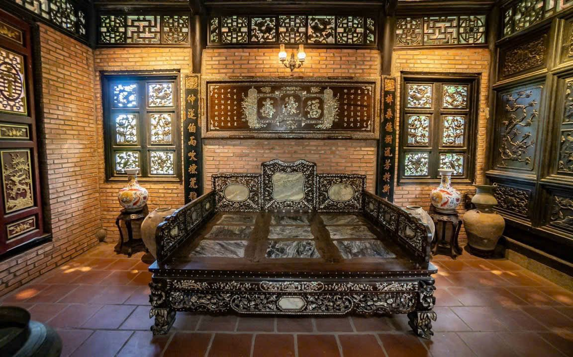Bên trong biệt phủ 100 tỷ, rộng 16.000 m2 của Hoàng Mập: Giường ngủ 2,3 tỷ, hồ cá 4.000 đô một con- Ảnh 5. Bên trong biệt phủ 100 tỷ, rộng 16.000 m2 của Hoàng Mập: Giường ngủ 2,3 tỷ, hồ cá 4.000 đô một con- Ảnh 5.
