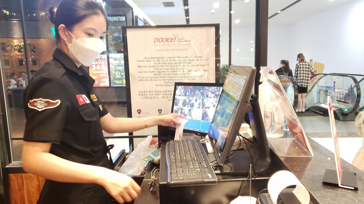 Chuyên gia Thuế: Nhiều hộ có doanh thu 1 tỷ nhưng khi sử dụng hóa đơn điện tử, doanh thu thật có thể lên tới 10-15 tỷ là bình thường- Ảnh 2. Chuyên gia Thuế: Nhiều hộ có doanh thu 1 tỷ nhưng khi sử dụng hóa đơn điện tử, doanh thu thật có thể lên tới 10-15 tỷ là bình thường- Ảnh 2.