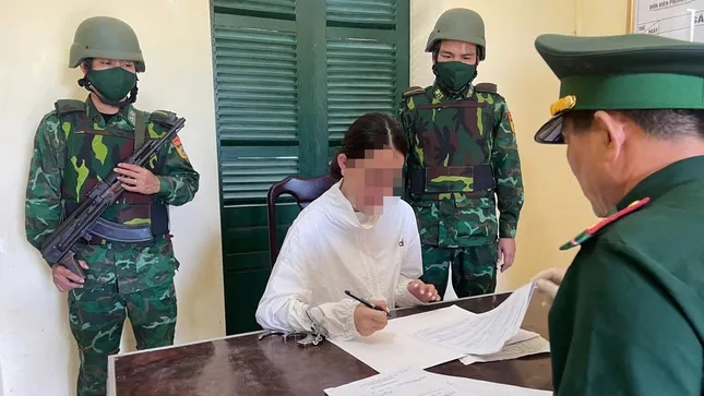 Vụ bắt "hotgirl", chủ tiệm spa nổi tiếng buôn ma túy bằng Mercedes-Benz: Thường cập nhật cuộc sống sang chảnh trên MXH- Ảnh 1. Vụ bắt "hotgirl", chủ tiệm spa nổi tiếng buôn ma túy bằng Mercedes-Benz: Thường cập nhật cuộc sống sang chảnh trên MXH- Ảnh 1.