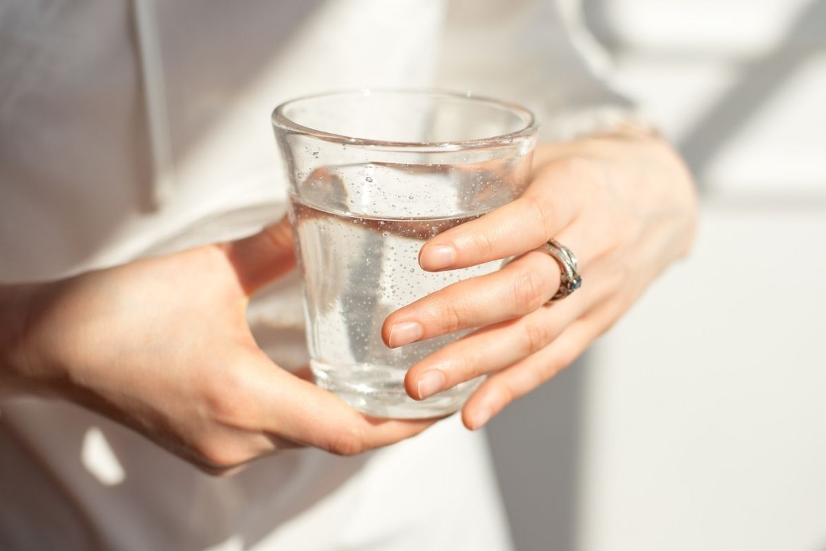 Người phụ nữ đường huyết cao vọt phải nhập viện cấp cứu vì uống 1 loại nước chữa tiểu đường- Ảnh 2.