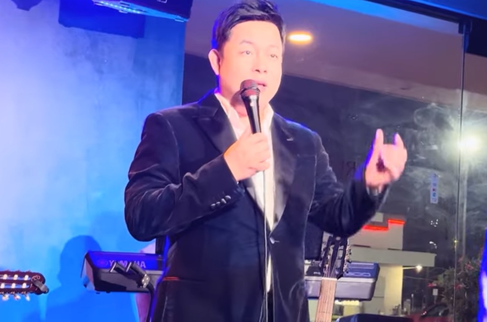 Quang Lê mất trí nhớ 2 năm: “Tôi nhìn cảnh đó sốc nặng, tái mét mặt mày”- Ảnh 1. Quang Lê mất trí nhớ 2 năm: “Tôi nhìn cảnh đó sốc nặng, tái mét mặt mày”- Ảnh 1.