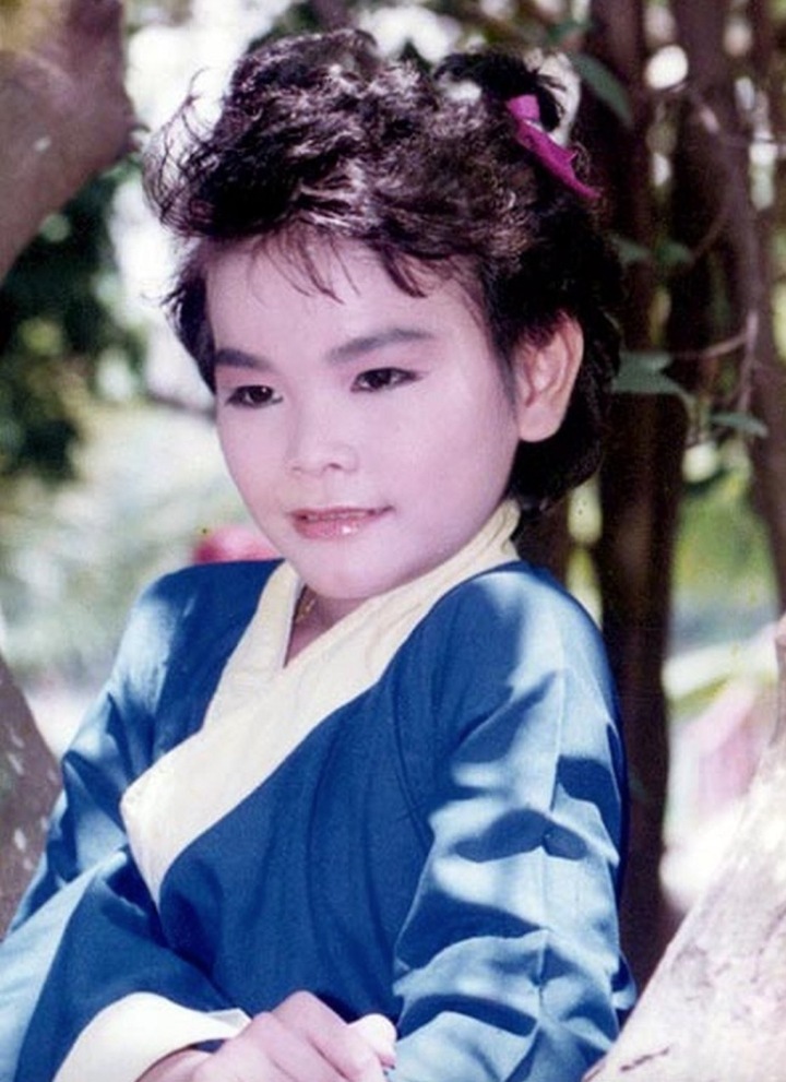 'Thần đồng cải lương' đi hát từ 2 tuổi, từng phải bỏ sân khấu vì vỡ giọng- Ảnh 1. 'Thần đồng cải lương' đi hát từ 2 tuổi, từng phải bỏ sân khấu vì vỡ giọng- Ảnh 1.