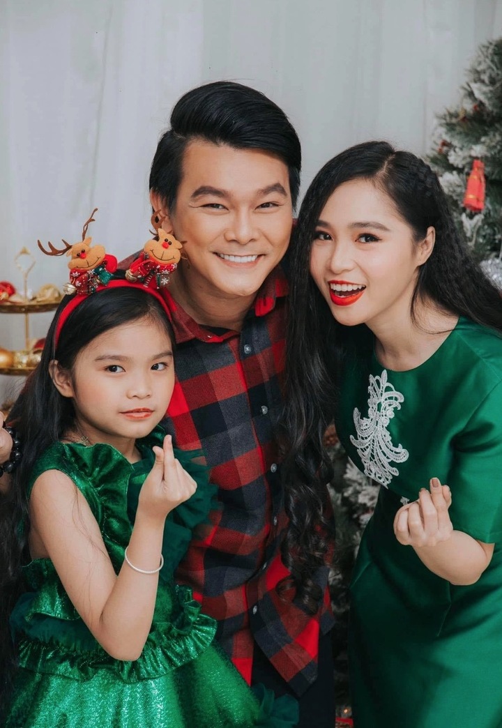 'Thần đồng cải lương' đi hát từ 2 tuổi, từng phải bỏ sân khấu vì vỡ giọng- Ảnh 3. 'Thần đồng cải lương' đi hát từ 2 tuổi, từng phải bỏ sân khấu vì vỡ giọng- Ảnh 3.