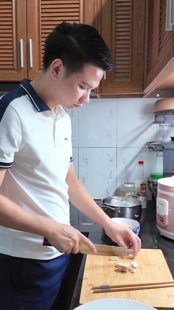 Ngôn tình của đôi vợ chồng Hà Nội dìu nhau qua cửa tử trước khi ly thân gây tranh cãi- Ảnh 6. Ngôn tình của đôi vợ chồng Hà Nội dìu nhau qua cửa tử trước khi ly thân gây tranh cãi- Ảnh 6.