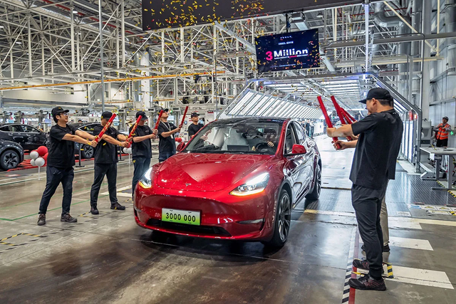 Ông Phạm Nhật Vượng sắp "mang cả Vingroup" tới nước GDP vượt Anh, Pháp, Nga, Elon Musk lại chần chừ- Ảnh 6. Ông Phạm Nhật Vượng sắp "mang cả Vingroup" tới nước GDP vượt Anh, Pháp, Nga, Elon Musk lại chần chừ- Ảnh 6.