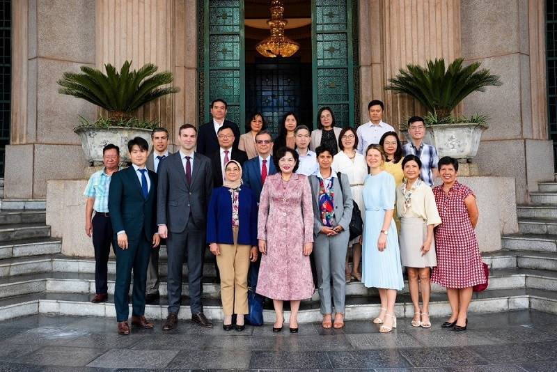 Làm việc với IMF, Thống đốc Nguyễn Thị Hồng nhấn mạnh định hướng điều hành chính sách tiền tệ của Ngân hàng Nhà nước- Ảnh 1. Làm việc với IMF, Thống đốc Nguyễn Thị Hồng nhấn mạnh định hướng điều hành chính sách tiền tệ của Ngân hàng Nhà nước- Ảnh 1.
