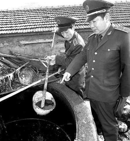Lãnh án tử hình vì bán dầu thải: Hé lộ góc tối đáng sợ và cú ngoặt cho cuộc chiến chống "dầu cống rãnh" len lỏi vào những bữa cơm của cả tỷ người- Ảnh 4. Lãnh án tử hình vì bán dầu thải: Hé lộ góc tối đáng sợ và cú ngoặt cho cuộc chiến chống "dầu cống rãnh" len lỏi vào những bữa cơm của cả tỷ người- Ảnh 4.