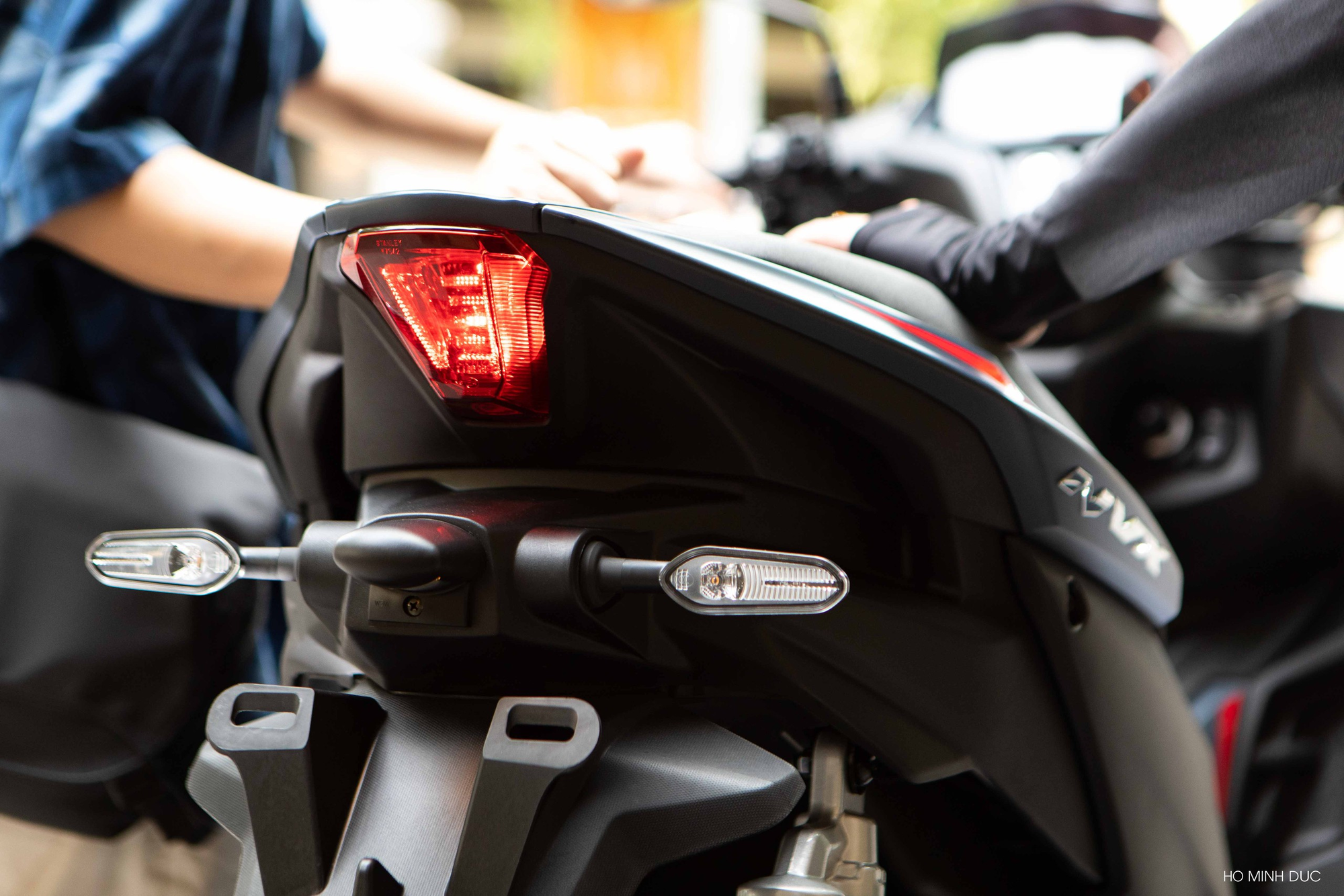 Ra mắt xe tay ga Yamaha đời mới toàn công nghệ xịn, đổ đèo không lo mất phanh: 'Ngon' hơn xe Honda?- Ảnh 7. Ra mắt xe tay ga Yamaha đời mới toàn công nghệ xịn, đổ đèo không lo mất phanh: 'Ngon' hơn xe Honda?- Ảnh 7.