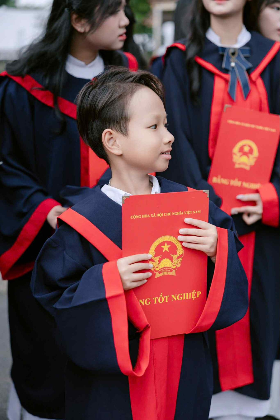 Nguyễn Văn Thiện - ‘dũng sĩ tí hon’ giữa Kỳ thi tốt nghiệp THPT- Ảnh 3. Nguyễn Văn Thiện - ‘dũng sĩ tí hon’ giữa Kỳ thi tốt nghiệp THPT- Ảnh 3.