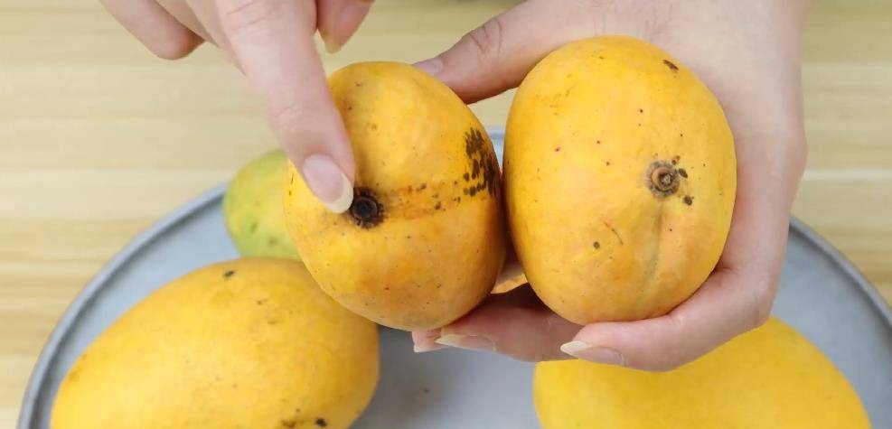 Mua xoài cứ dùng 5 mẹo này: Bách phát bách trúng, quả nào cũng ngọt như mía lùi- Ảnh 2. Mua xoài cứ dùng 5 mẹo này: Bách phát bách trúng, quả nào cũng ngọt như mía lùi- Ảnh 2.