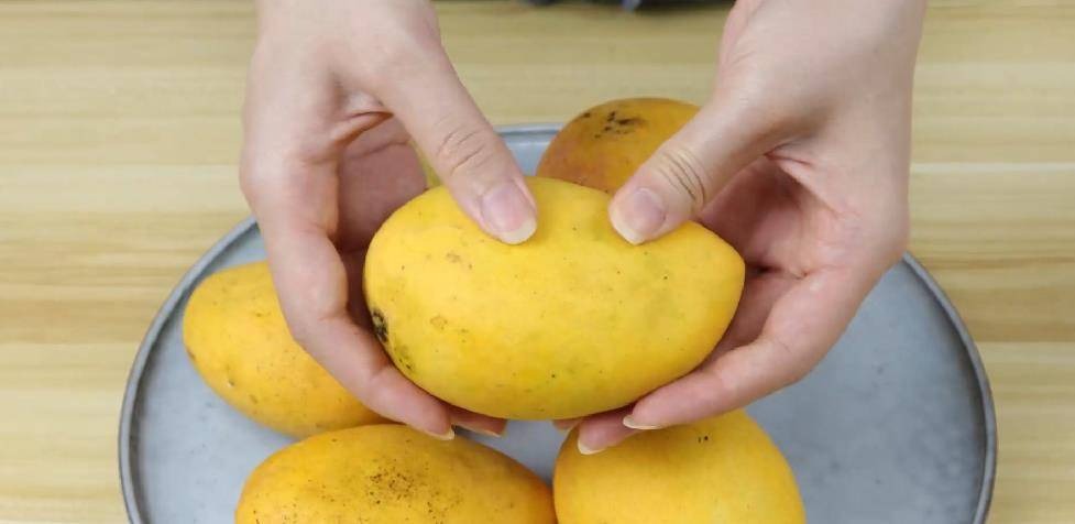 Mua xoài cứ dùng 5 mẹo này: Bách phát bách trúng, quả nào cũng ngọt như mía lùi- Ảnh 4. Mua xoài cứ dùng 5 mẹo này: Bách phát bách trúng, quả nào cũng ngọt như mía lùi- Ảnh 4.