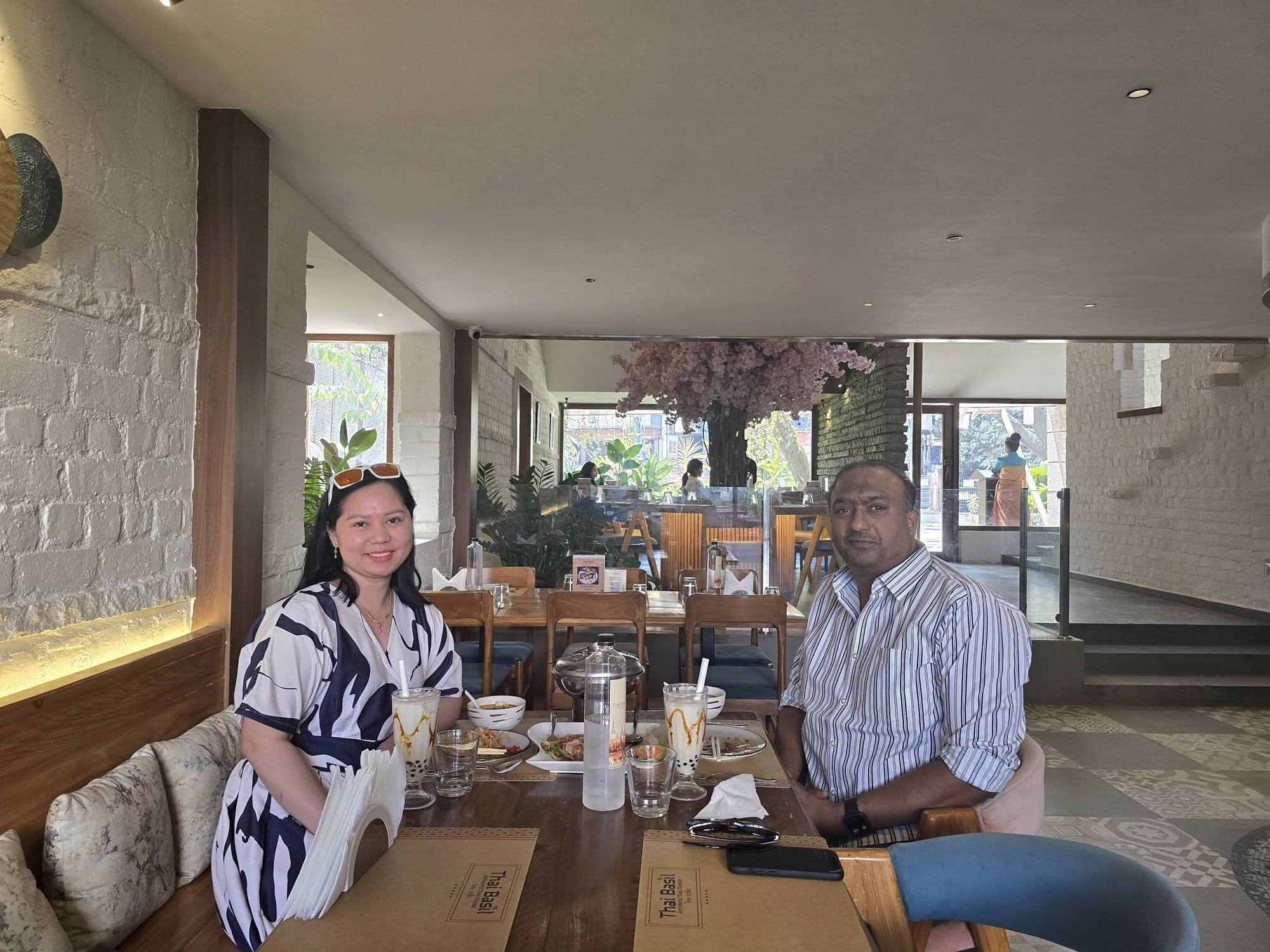 Mẹ đơn thân Việt khiến đại gia Ấn Độ đón vội sang làm vợ, kể cuộc sống lạ trong lâu đài 22.000m2- Ảnh 1.