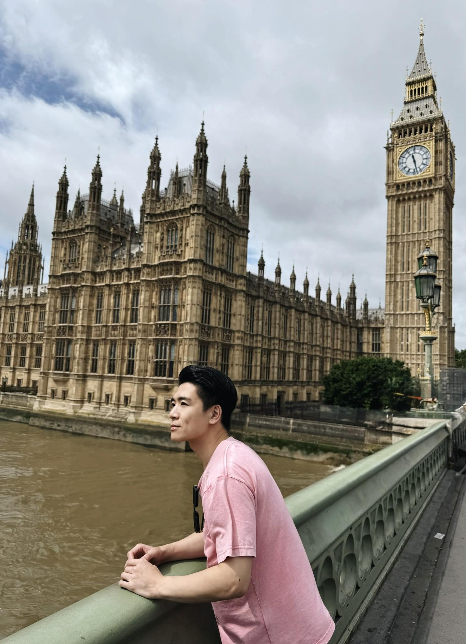 Hai thiếu gia nghìn tỷ nhà bầu Hiển cùng Đỗ Mỹ Linh du hí Anh: Khi du học còn non xanh,trở lại là bố bỉm!- Ảnh 2.