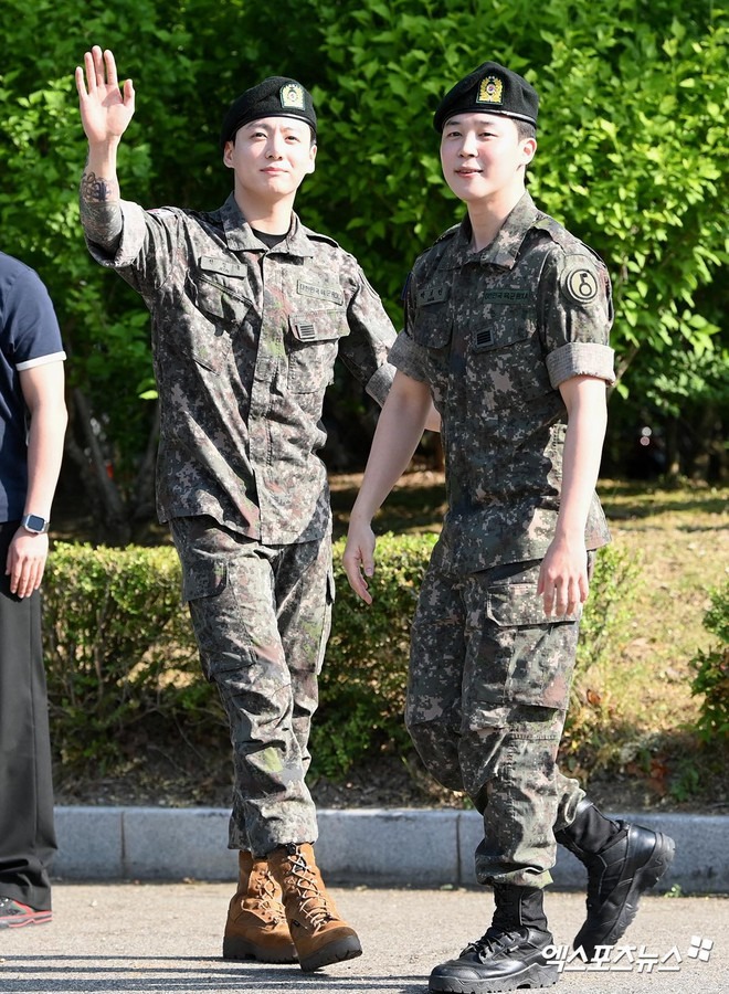 Jungkook - Jimin (BTS) bí mật đến Đà Nẵng!- Ảnh 10. Jungkook - Jimin (BTS) bí mật đến Đà Nẵng!- Ảnh 10.
